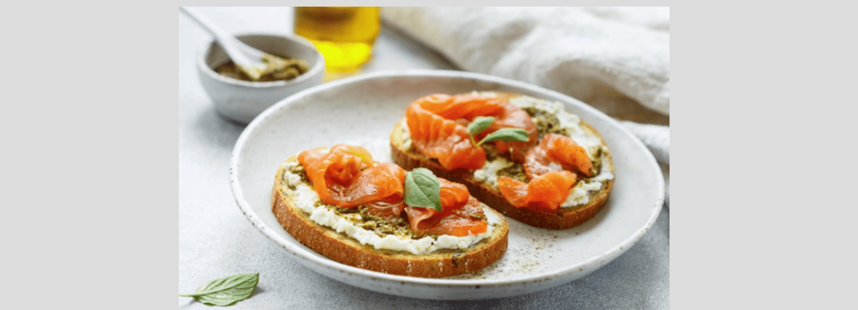 M8 J18 Toast au poisson et à la verdure