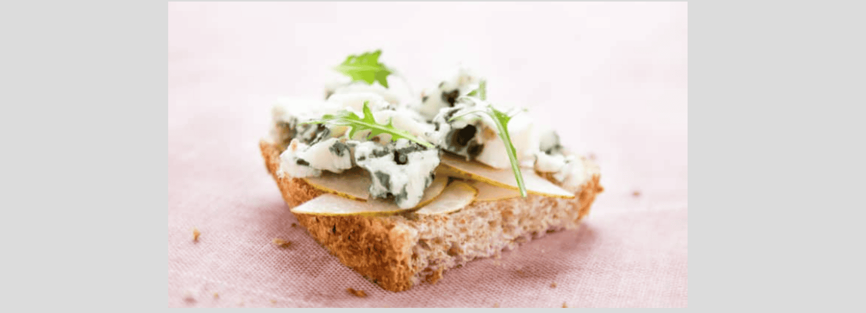 M8 J26 Tartines à la poire, au parmesan et à la roquette