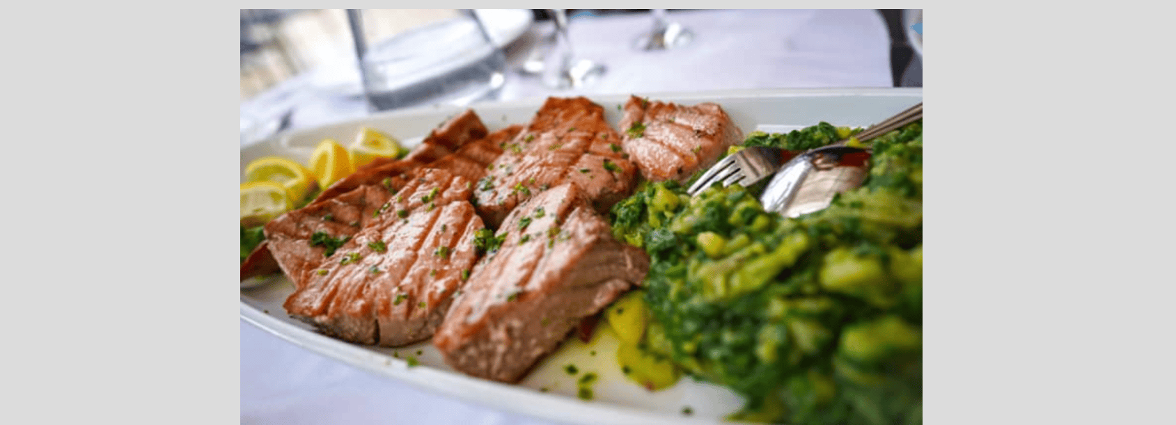M8 J27 Steak de thon et patates douces aux herbes