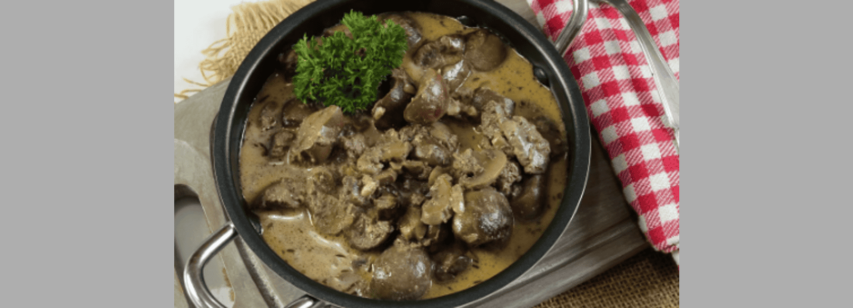 Rognons de veau, lardons, baies de genévrier