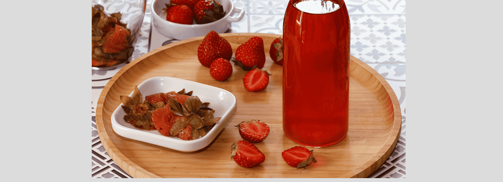 Vinaigre de queues de fraises maison